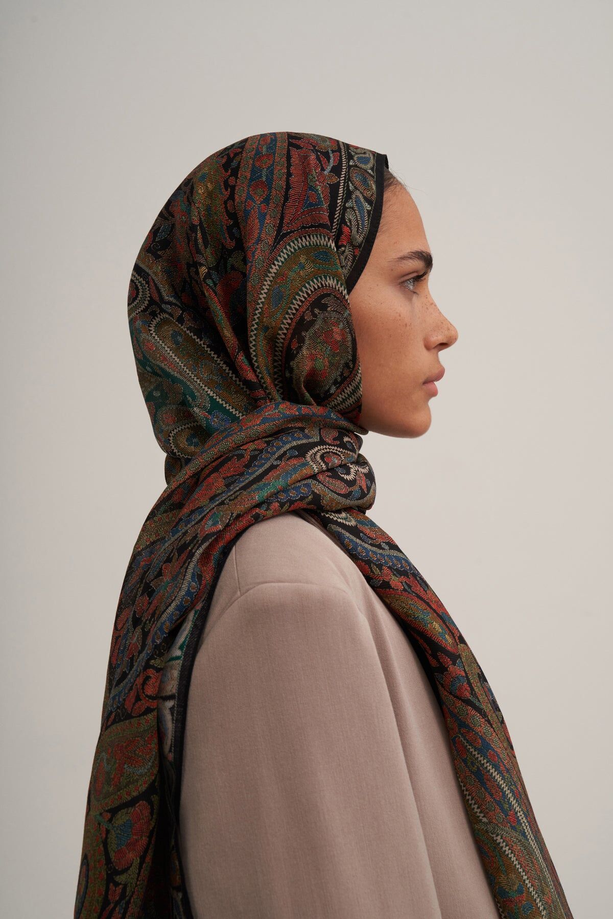 morenosilk black rose / Wool Silk