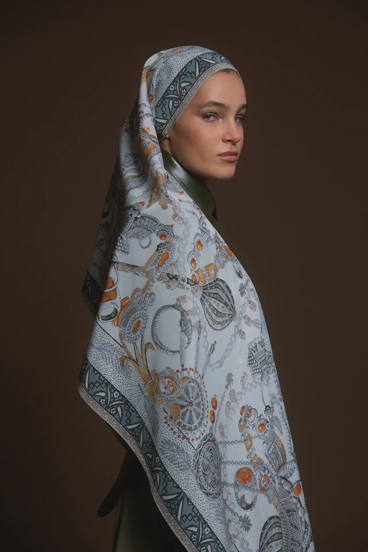 HİLLARD  White Crown