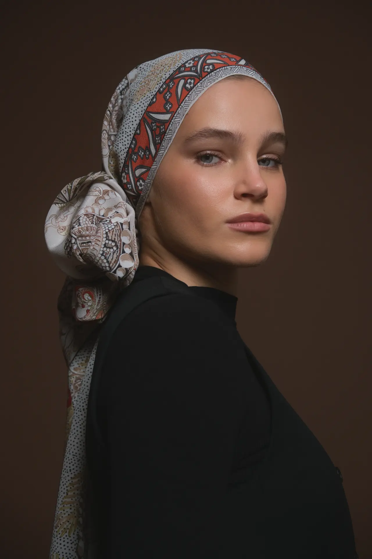 HİLLARD Beige Crown