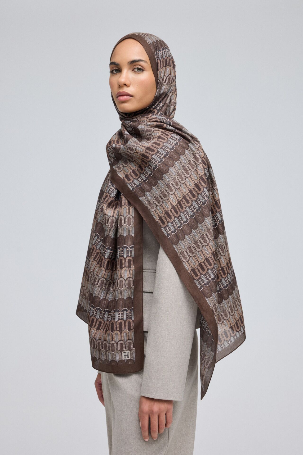 HİLLARD  BROWN AMARA